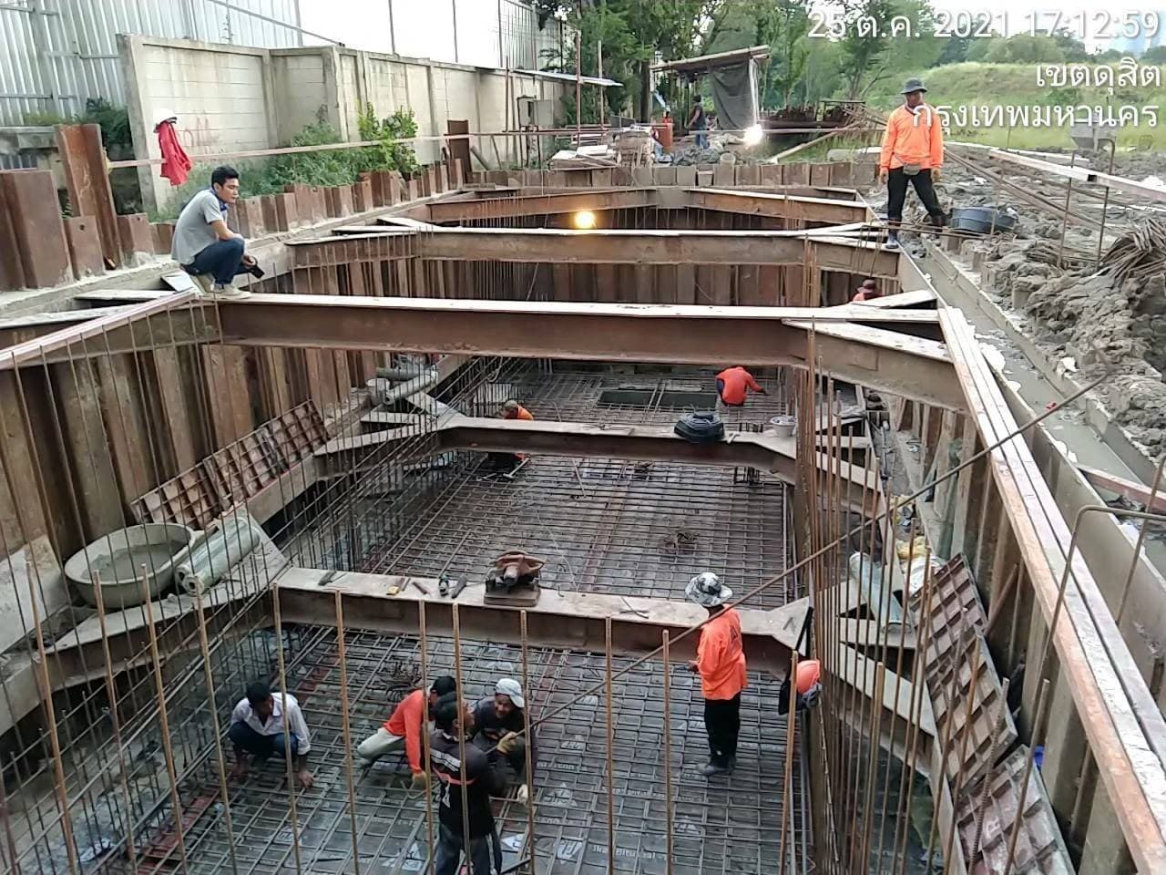 โครงการก่อสร้างอาคารงานระบบไฟฟ้าและประปา ในพื้นที่ 901 แลนด์